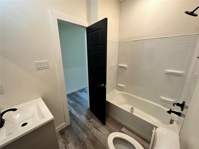 Building Photo - 4934 Echo Ave