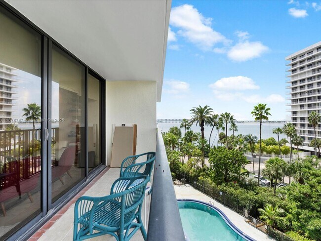 Primary Photo - 1450 Brickell Bay Dr