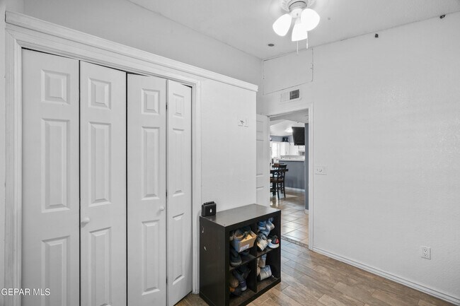 Building Photo - 13475 Sunset Hills Dr