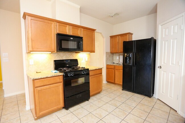 Building Photo - 422 New Hope Ln