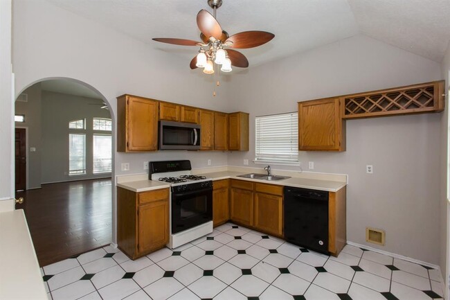 Building Photo - 9022 Driftstone Dr