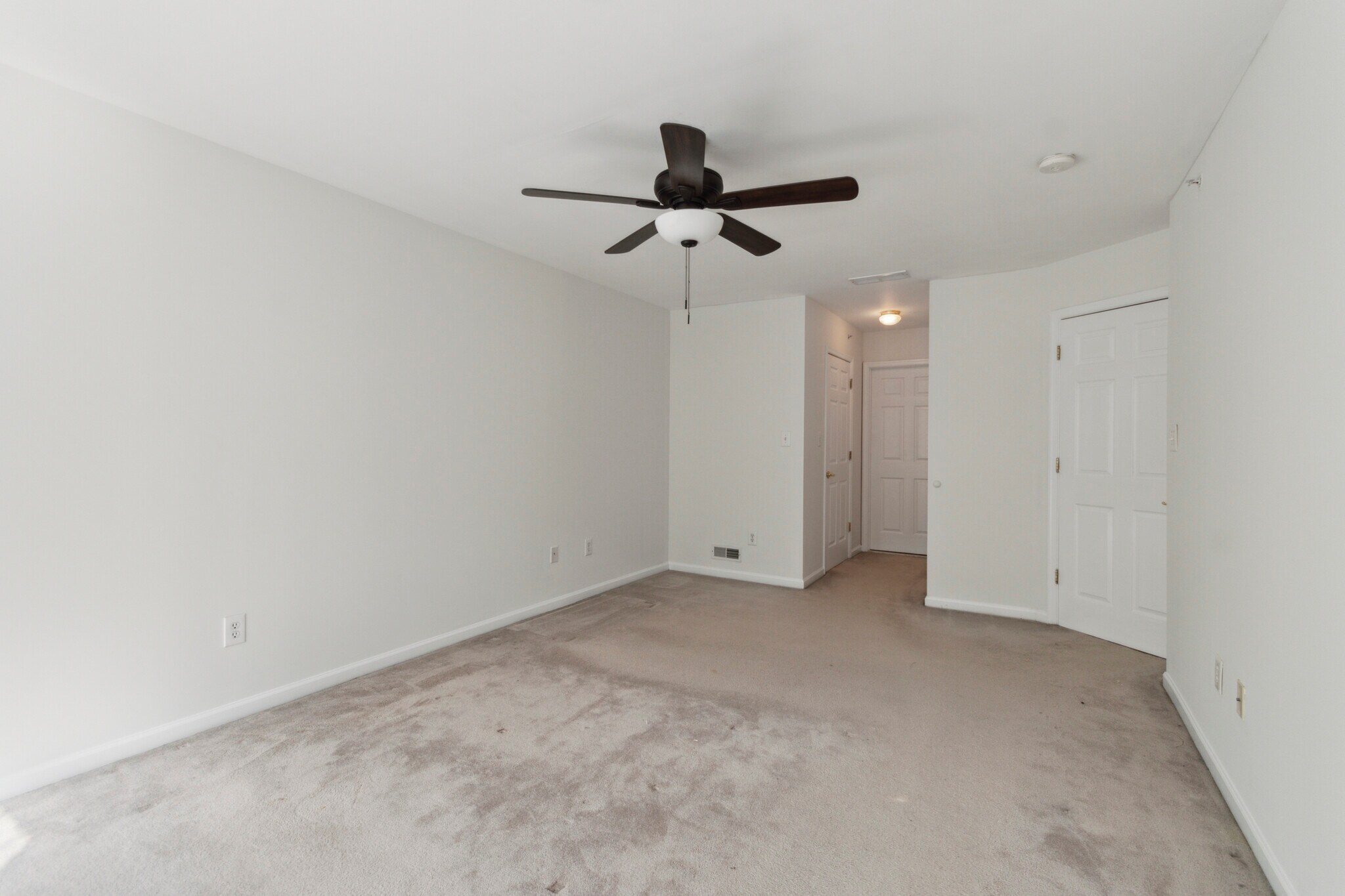 Building Photo - 232 Tall Pines Dr