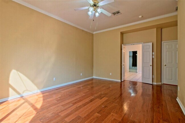 Building Photo - 8212 Fern Bluff Ave