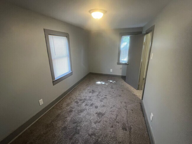 Building Photo - 3 Bedroom 1.5 Bath Single Family Home for Rent