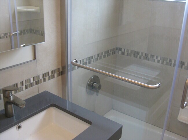 Building Photo - 300 Bocana St