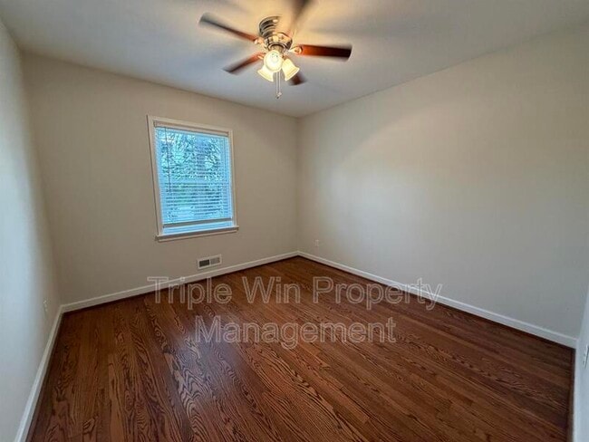 Building Photo - 1045 N Florissant Rd