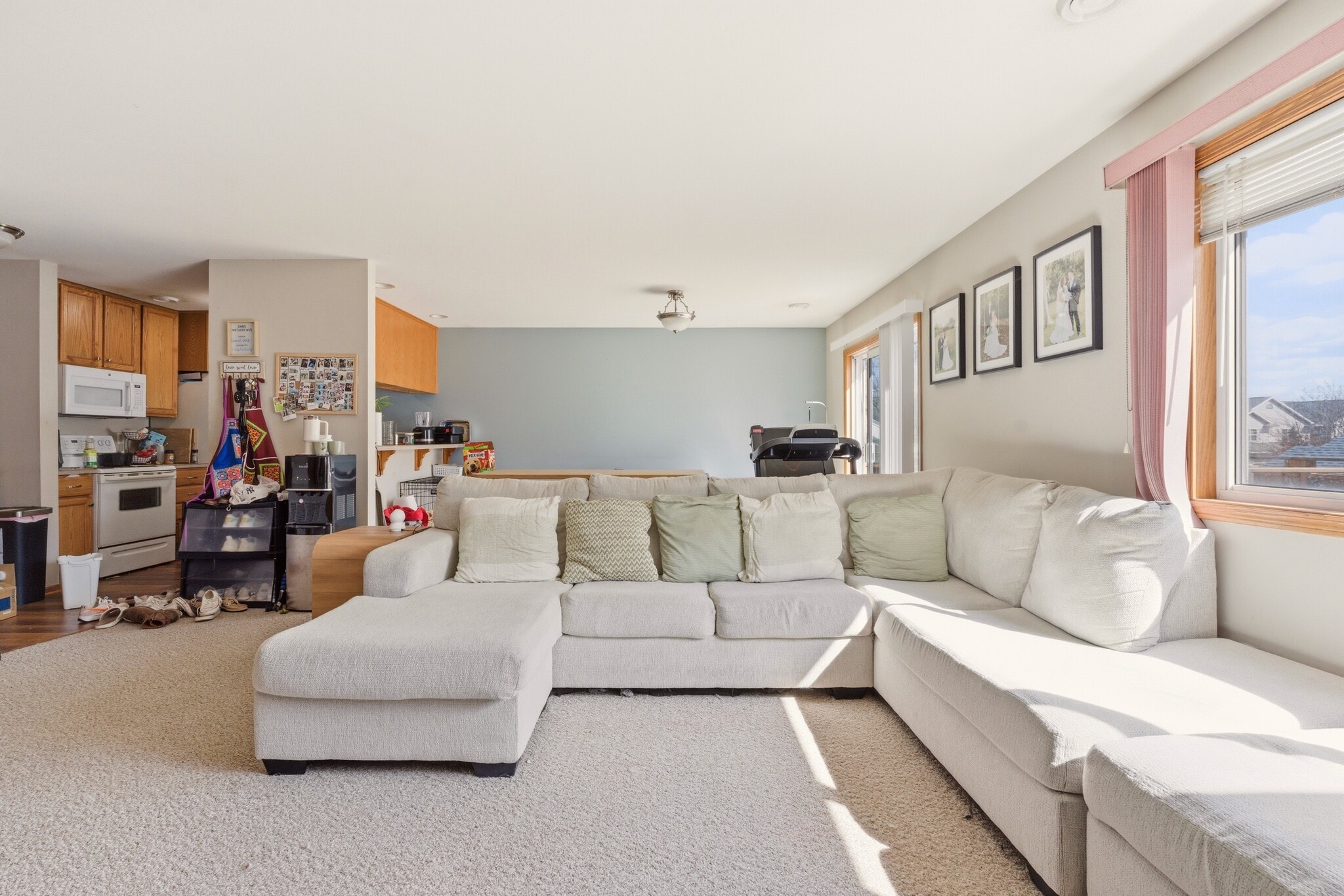 Living room - 2948 Kentville Dr