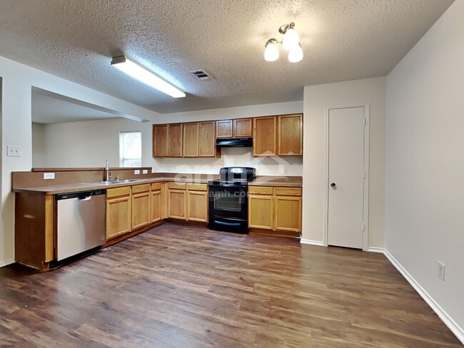 Building Photo - 4026 Holly Leaf Court
