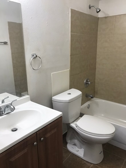 Building Photo - 10150 E Virginia Ave