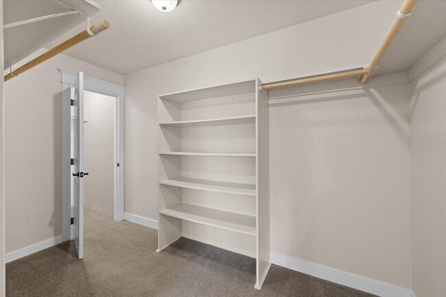 Building Photo - 1280 Ashford Way