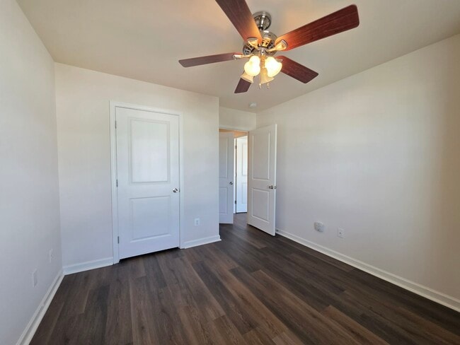 Building Photo - 234 Garrison Way