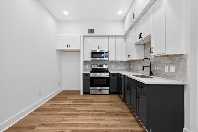 Building Photo - 4822 Creekmont Dr