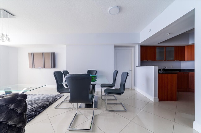 Building Photo - 16699 Collins Ave