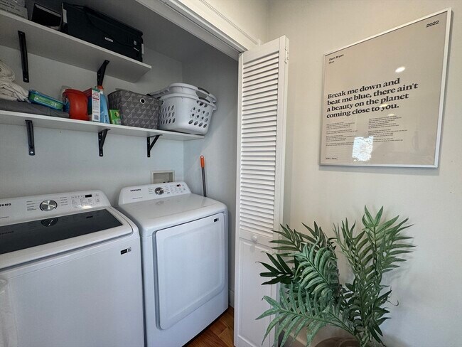 Building Photo - 444 Sumner St