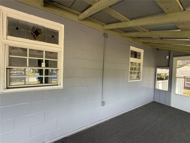 Building Photo - 1725 Fairview Shores Dr