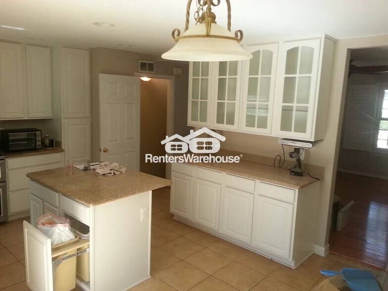 Building Photo - 1723 Jones Falls Ct