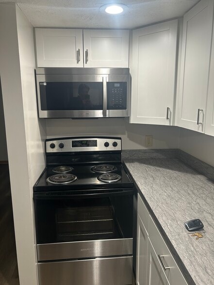 Building Photo - 1650 Secrest Rd