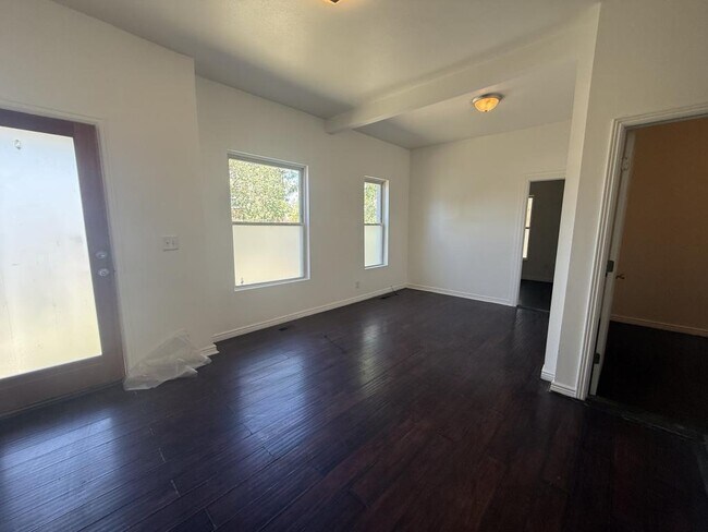 Building Photo - 2946 Glenarm Pl