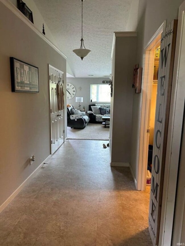 Building Photo - Split Floor Plan 3B2B Ranch in Lindberg Village