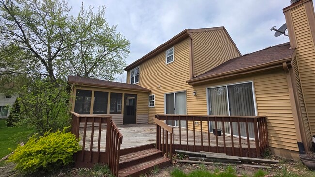 Building Photo - 2343 Glenmoor Dr