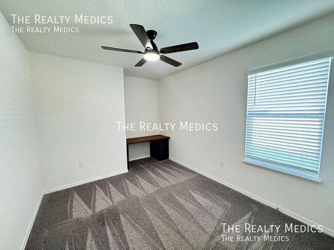 Building Photo - 320 Mariana Way
