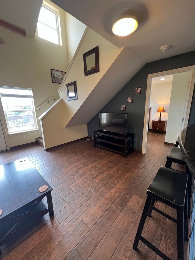 Building Photo - Top-Floor Ocean View Condo Across from the Beach | Furnished 2BR + Central A/C
