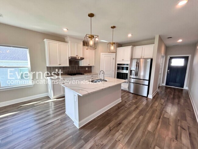 Building Photo - Modern Comfort Meets Community Charm with Garage  / 4 Beds & 3.5 baths / Available Now!