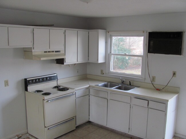 Building Photo - 200 Wagstaff St