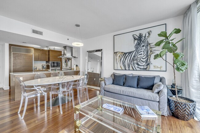 Building Photo - 485 Brickell Ave