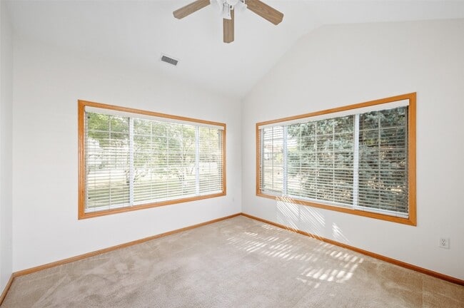 Building Photo - Village Run Avenue