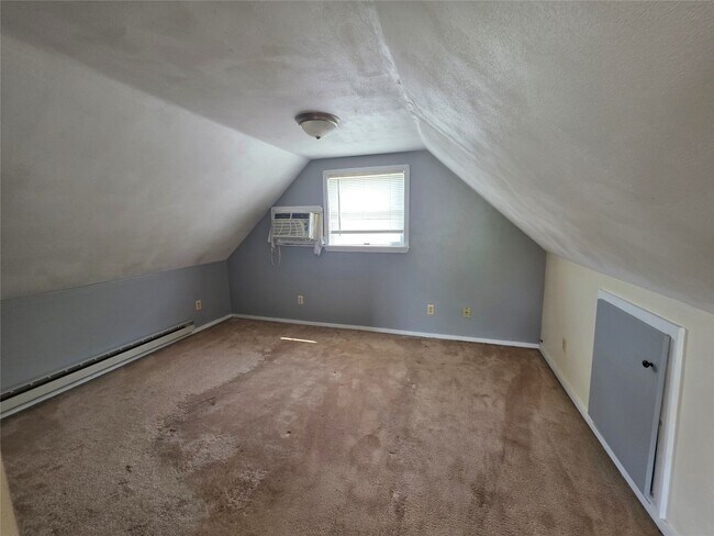 Building Photo - 318 Odell Ave