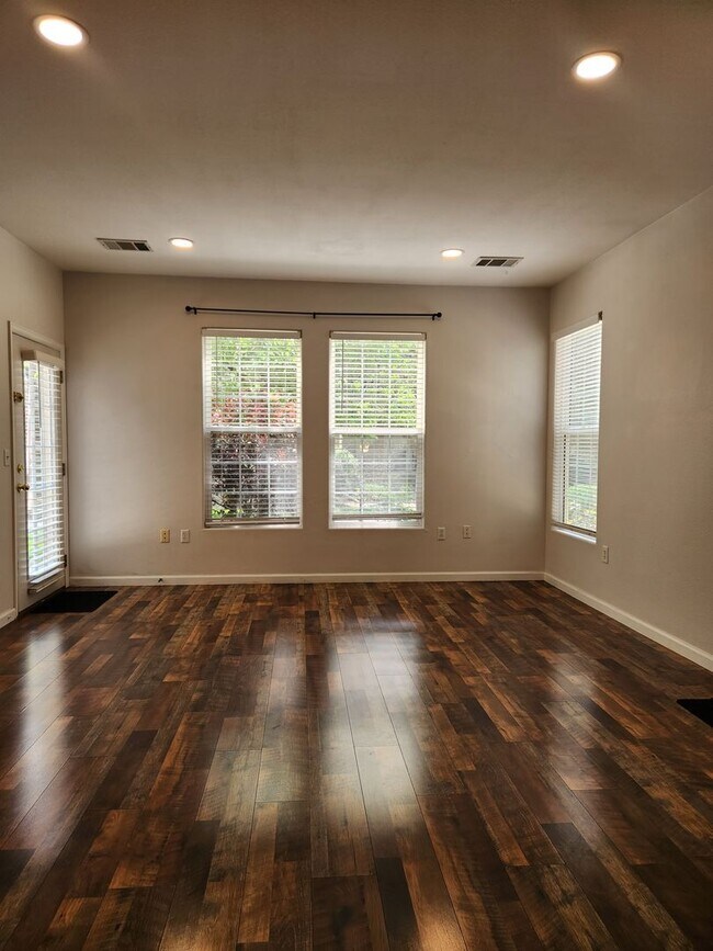 Primary Photo - Stylish 2 Bed, 2 Bath Main-Floor Condo – U...