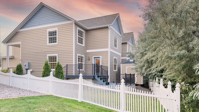 Building Photo - 11 Muskrat Dr