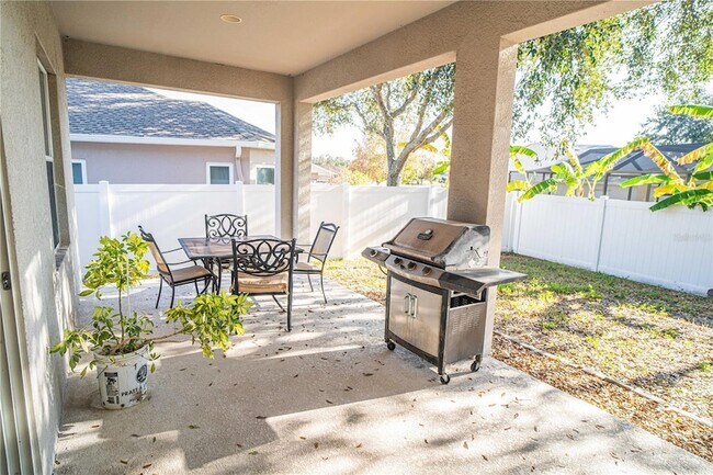 Building Photo - 561 Winthrop Dr