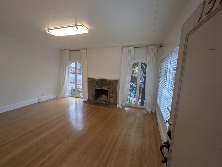 Building Photo - 1538 Arch St