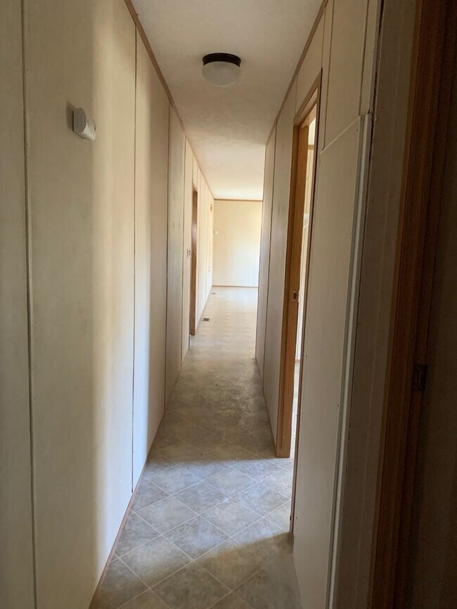 Building Photo - 3 Bedrooms, 2 Bathrooms in Pequot Terrace Trailer Park, Pequot Lakes, MN Lot B27