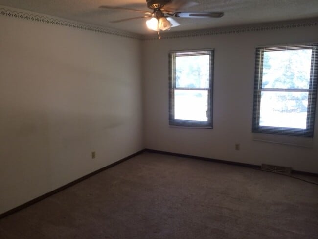Building Photo - 6839-6841 Woodlake