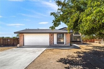 Building Photo - 21690 Everett Dr