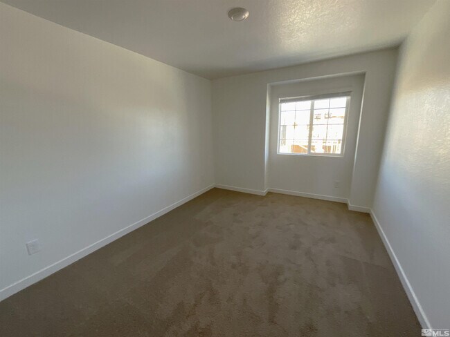 Building Photo - 450 Summer Triangle