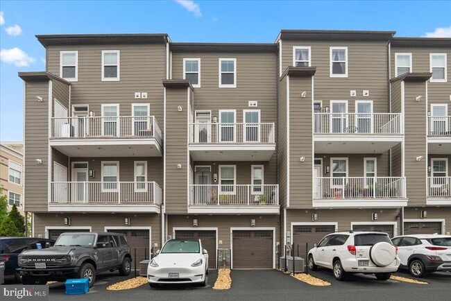 Building Photo - 45121 Kincora Dr