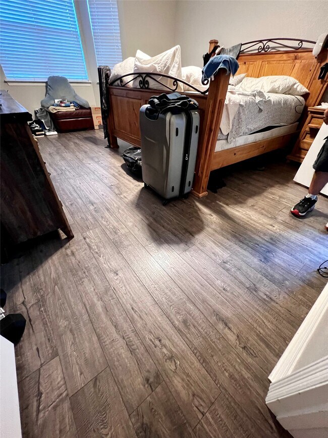 Building Photo - 422 Abbey Ln