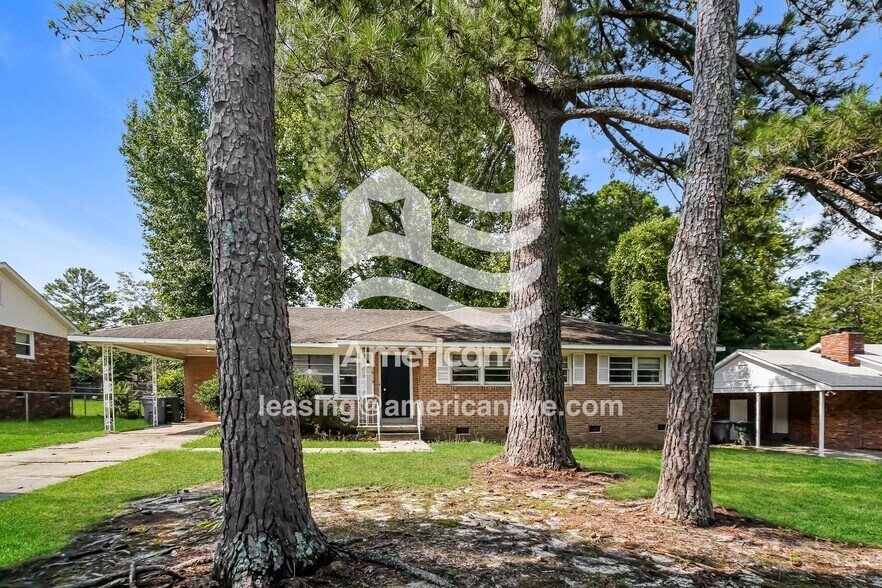 Building Photo - 1813 Bassler St