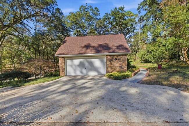 Building Photo - 602 Middlebrooks Cir