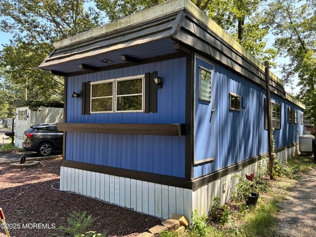 Building Photo - 12 D Trail