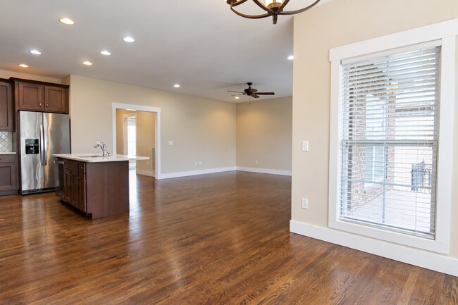 Building Photo - 1137 Cross Pointe Dr