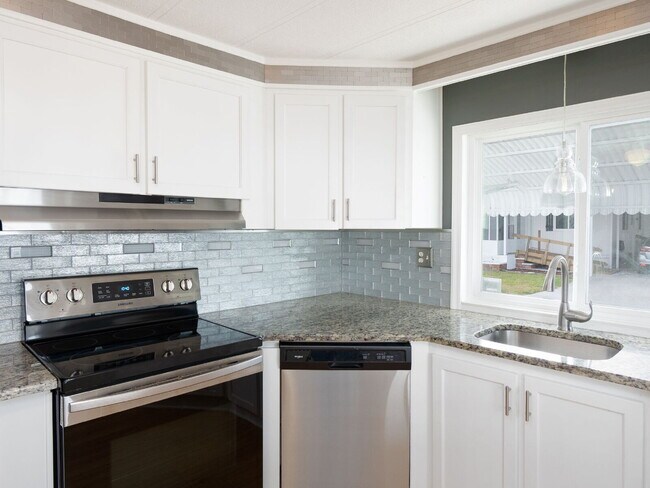 Building Photo - 529 Cervina Dr S