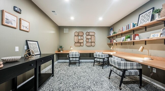 Building Photo - 435 Encore Way