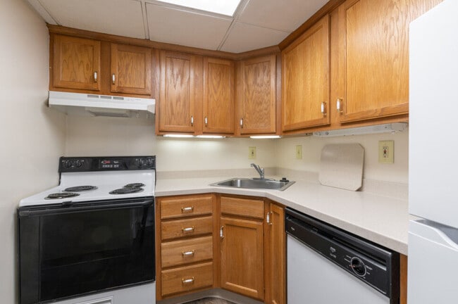 Building Photo - Pottsgrove Townhomes