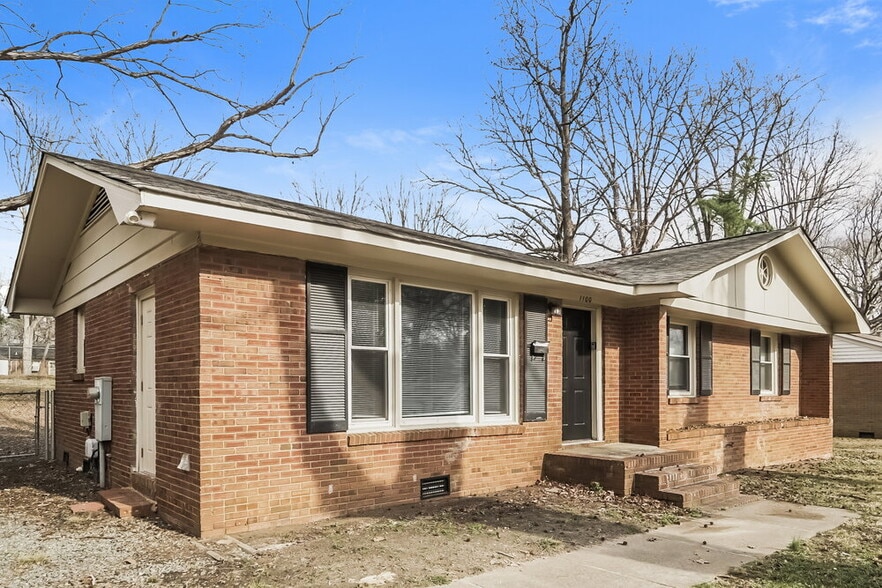 Building Photo - 1100 Bilmark Ave