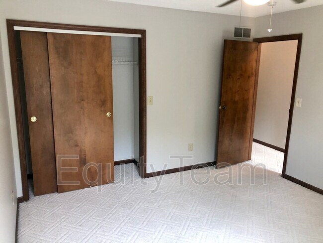 Building Photo - 7404 Timberview Dr